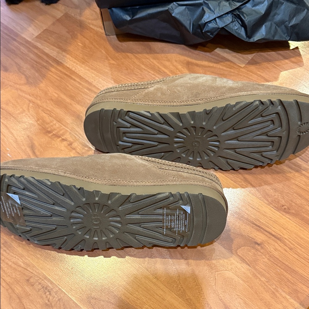 UGG Men's Brown Suede Slip-Ons - Picture 3 of 6